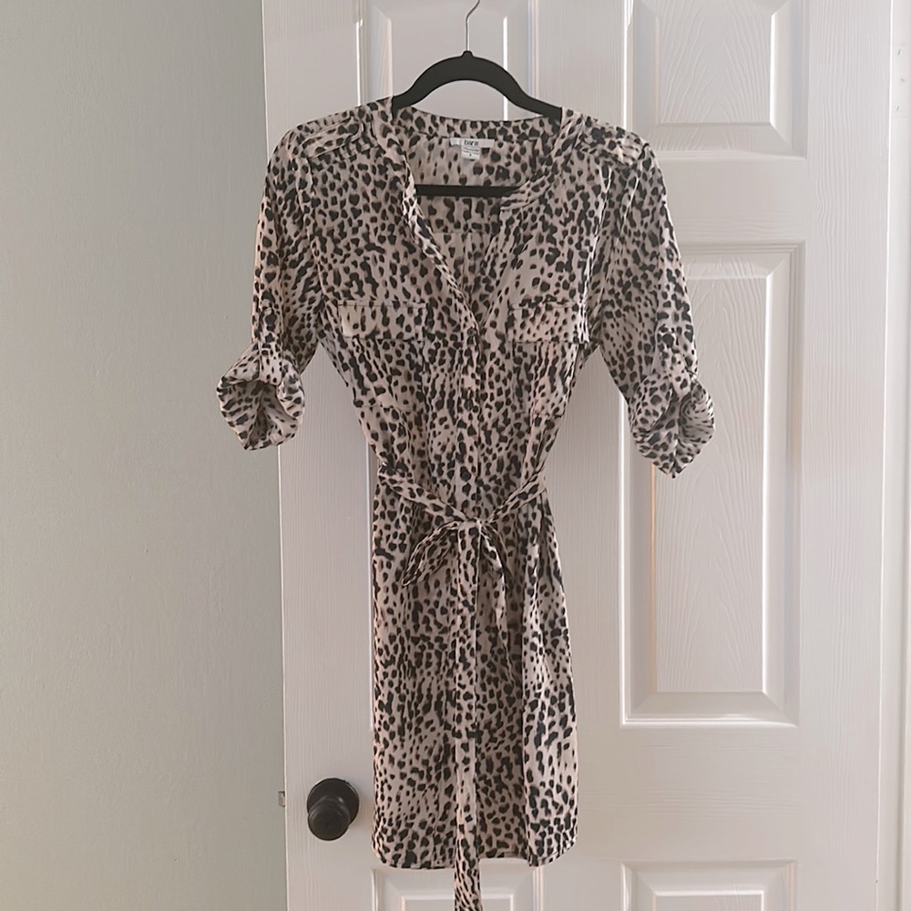 Purple and tan leopard print dress. Roll up sleeves and matching accent belt.